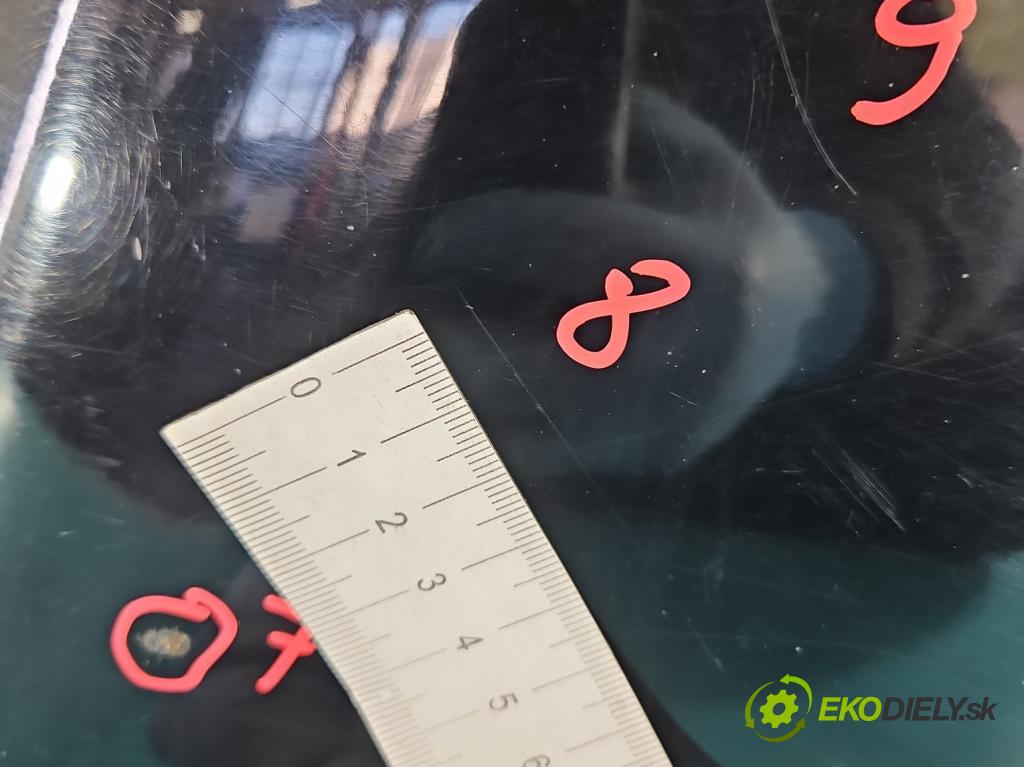 Toyota Land Cruiser J200 2007- 4.5 V8 D4D 286 hp automatic 210 kW 4461 cm3 5- zadní kufrové dveře  (Zadní kapoty)