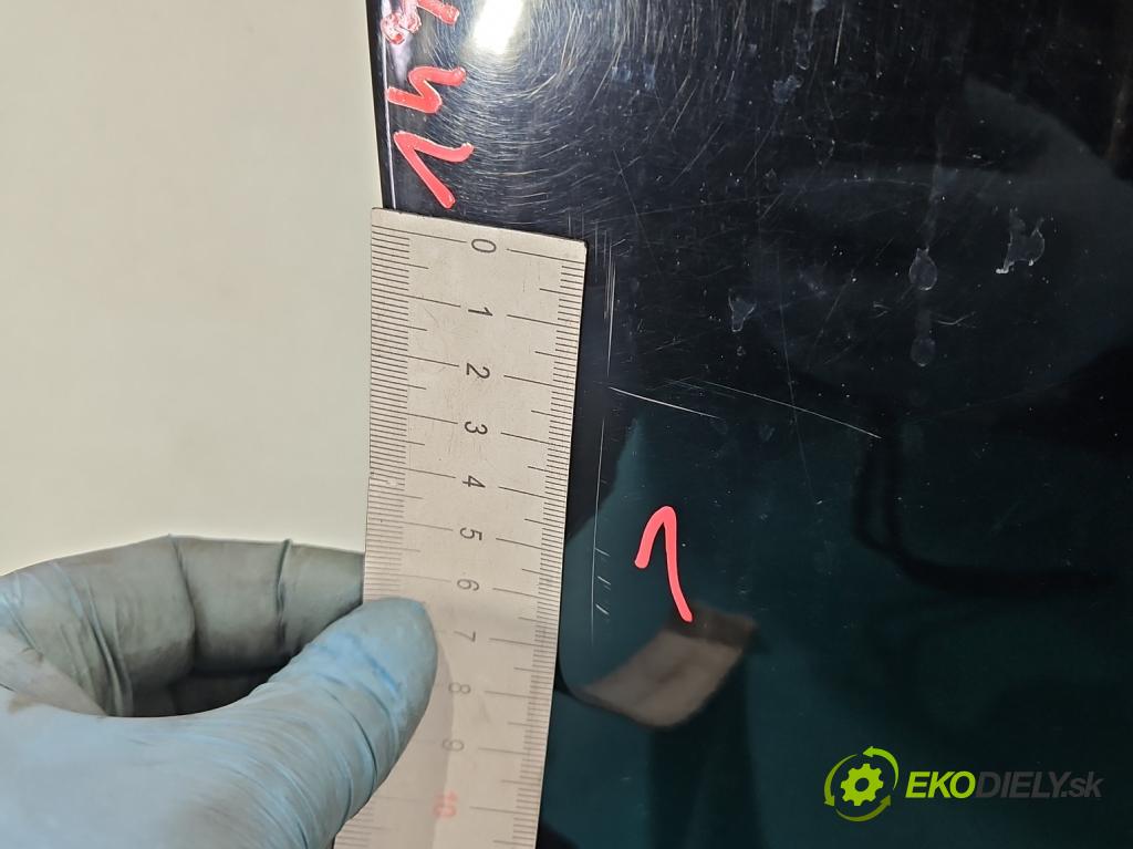 Toyota Land Cruiser J200 2007- 4.5 V8 D4D 286 hp automatic 210 kW 4461 cm3 5- zadní kufrové dveře  (Zadní kapoty)