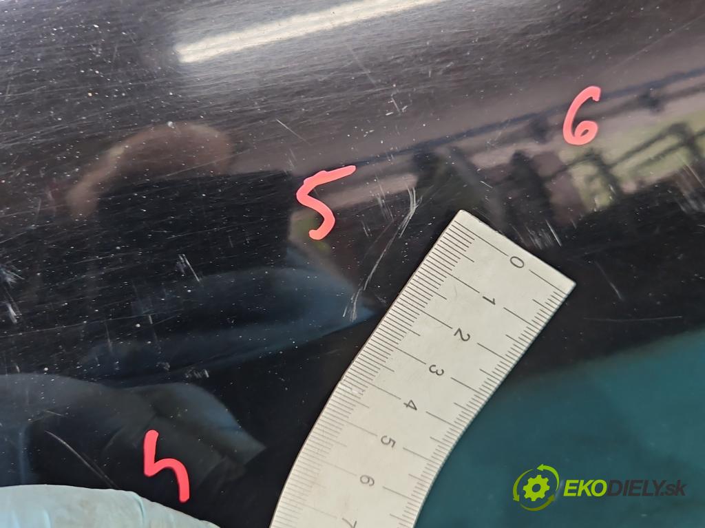 Toyota Land Cruiser J200 2007- 4.5 V8 D4D 286 hp automatic 210 kW 4461 cm3 5- zadní kufrové dveře  (Zadní kapoty)