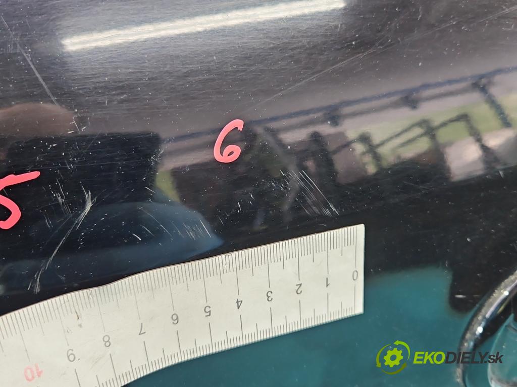 Toyota Land Cruiser J200 2007- 4.5 V8 D4D 286 hp automatic 210 kW 4461 cm3 5- zadní kufrové dveře  (Zadní kapoty)