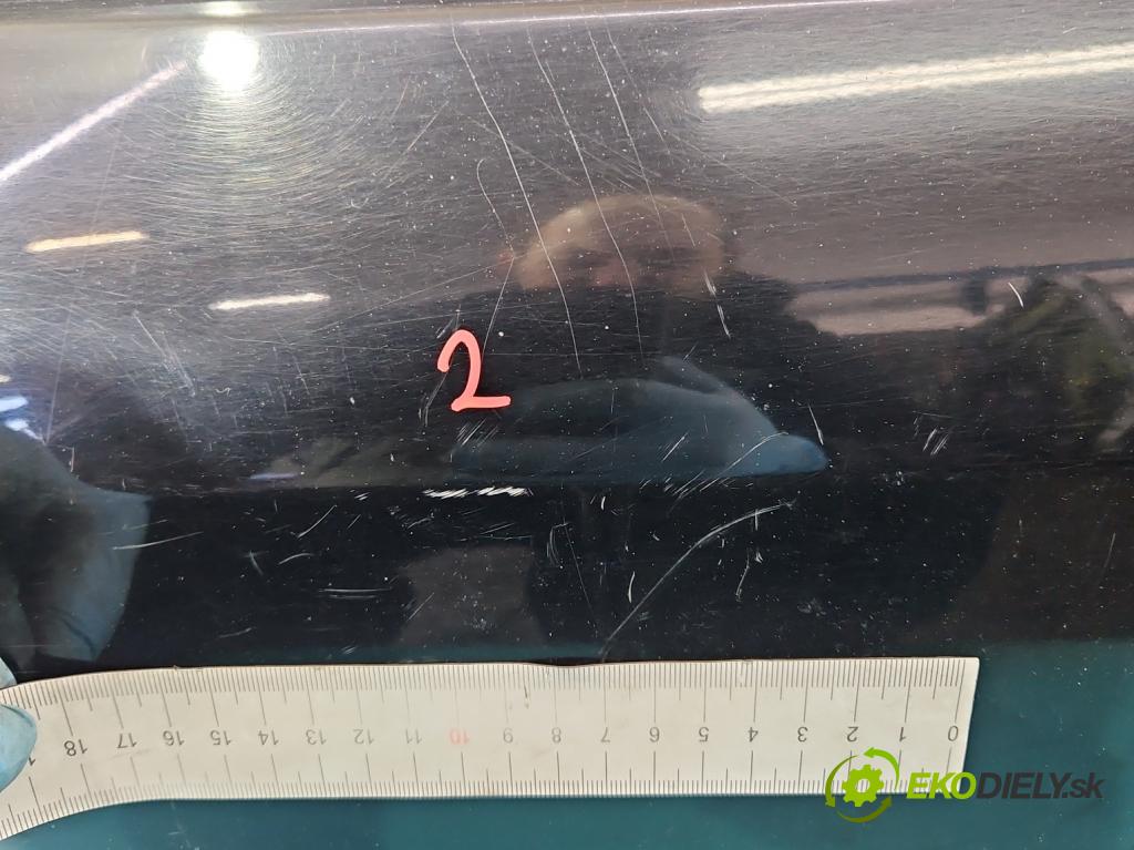 Toyota Land Cruiser J200 2007- 4.5 V8 D4D 286 hp automatic 210 kW 4461 cm3 5- zadní kufrové dveře  (Zadní kapoty)