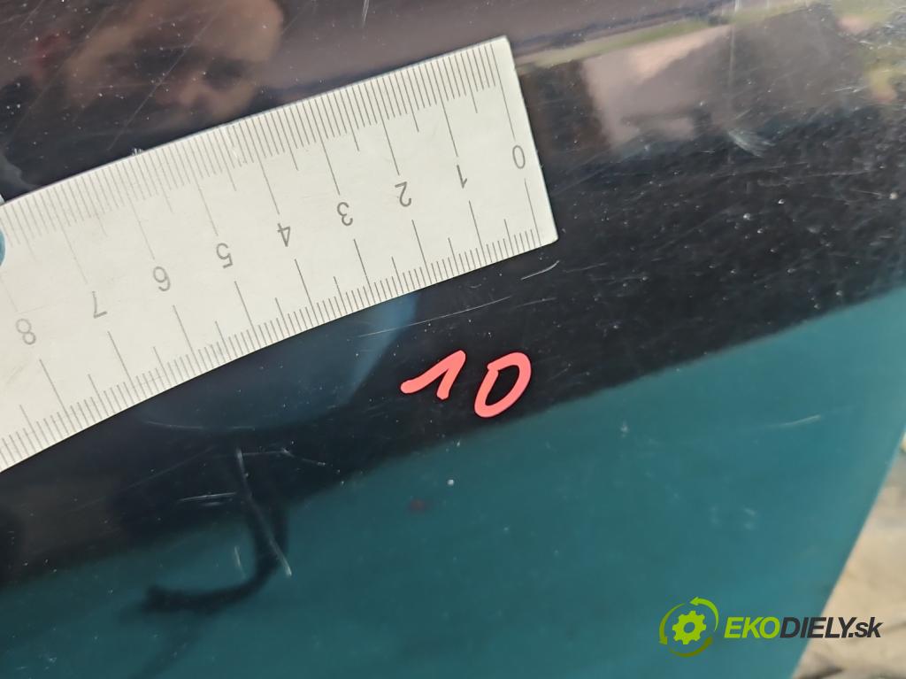 Toyota Land Cruiser J200 2007- 4.5 V8 D4D 286 hp automatic 210 kW 4461 cm3 5- zadní kufrové dveře  (Zadní kapoty)