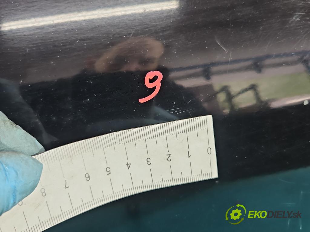 Toyota Land Cruiser J200 2007- 4.5 V8 D4D 286 hp automatic 210 kW 4461 cm3 5- zadní kufrové dveře  (Zadní kapoty)