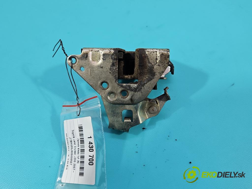 Toyota Land Cruiser J200 2007- 4.5 V8 D4D 286 hp automatic 210 kW 4461 cm3 5- zámek kufrových dveří zadní 5L