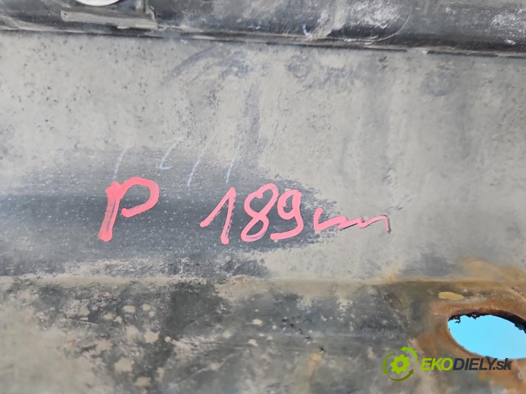 Toyota Land Cruiser J200 2007- 4.5 V8 D4D 286 HP automatic 210 kW 4461 cm3 5- lišta práh: pravé  (Lišta prahová)