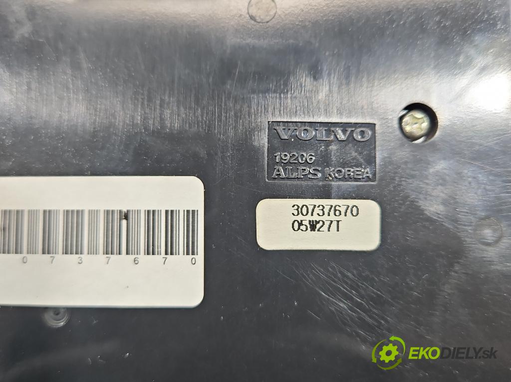 Volvo V50 2.4 20V 170 HP manual 125 kW 2435 cm3 5- panel kúrenia 30737670