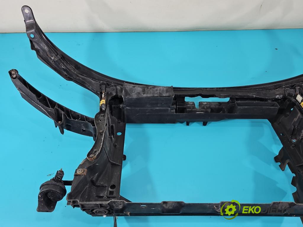 Audi A3 8P 2003-2012 2.0 FSI 150 hp manual 110 kW 1984 cm3 3- stěna přední  (Výztuhy přední)