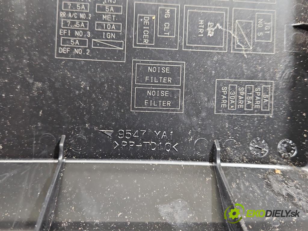 Toyota Land Cruiser J200 2007- 4.5 V8 D4D 286 hp automatic 210 kW 4461 cm3 5- skříňka pojistková 9547YA1 (Pojistkové skříňky)