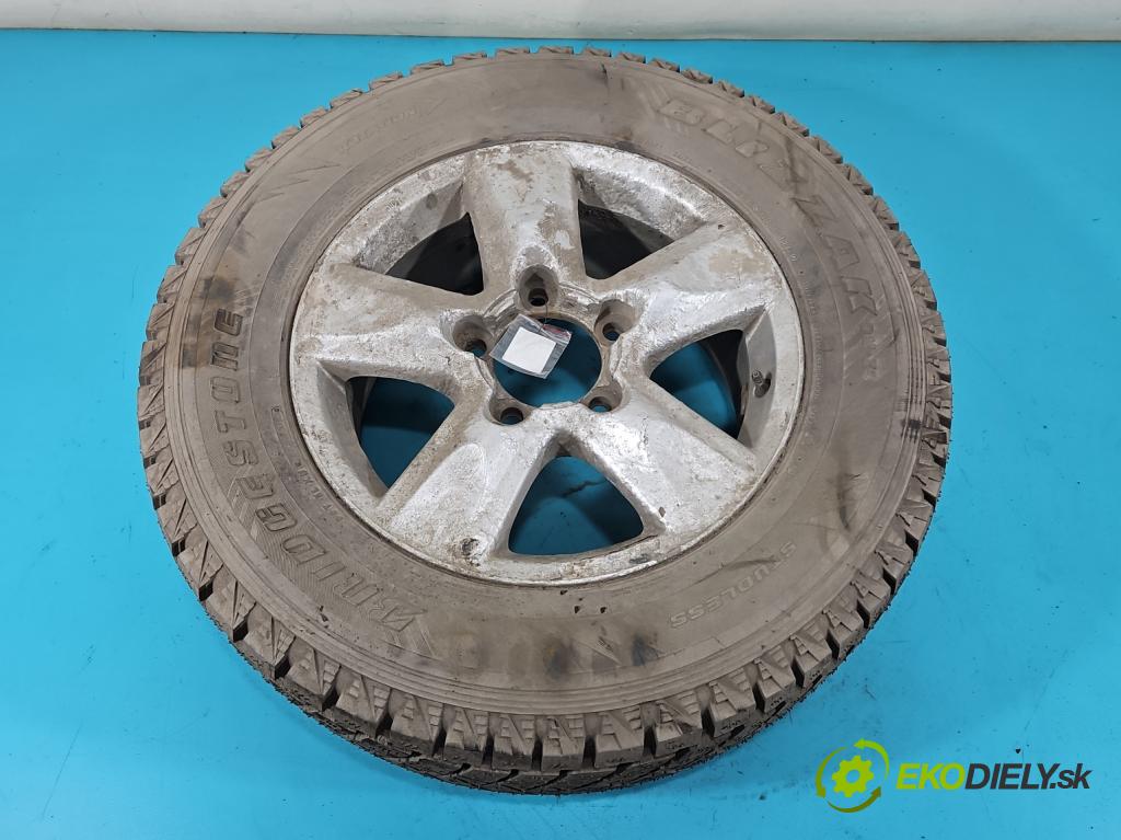 Toyota Land Cruiser J200 2007- 4.5 V8 D4D 286 HP automatic 210 kW 4461 cm3 5- koleso rezervne 18