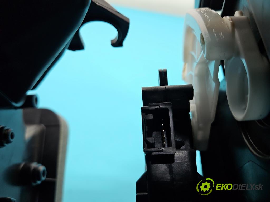 Suzuki Vitara II 2015- 1.6 16V 120 hp automatic 88 kW 1586 cm3 5- radiátor 74100-54PJ1 (Radiátory topení)