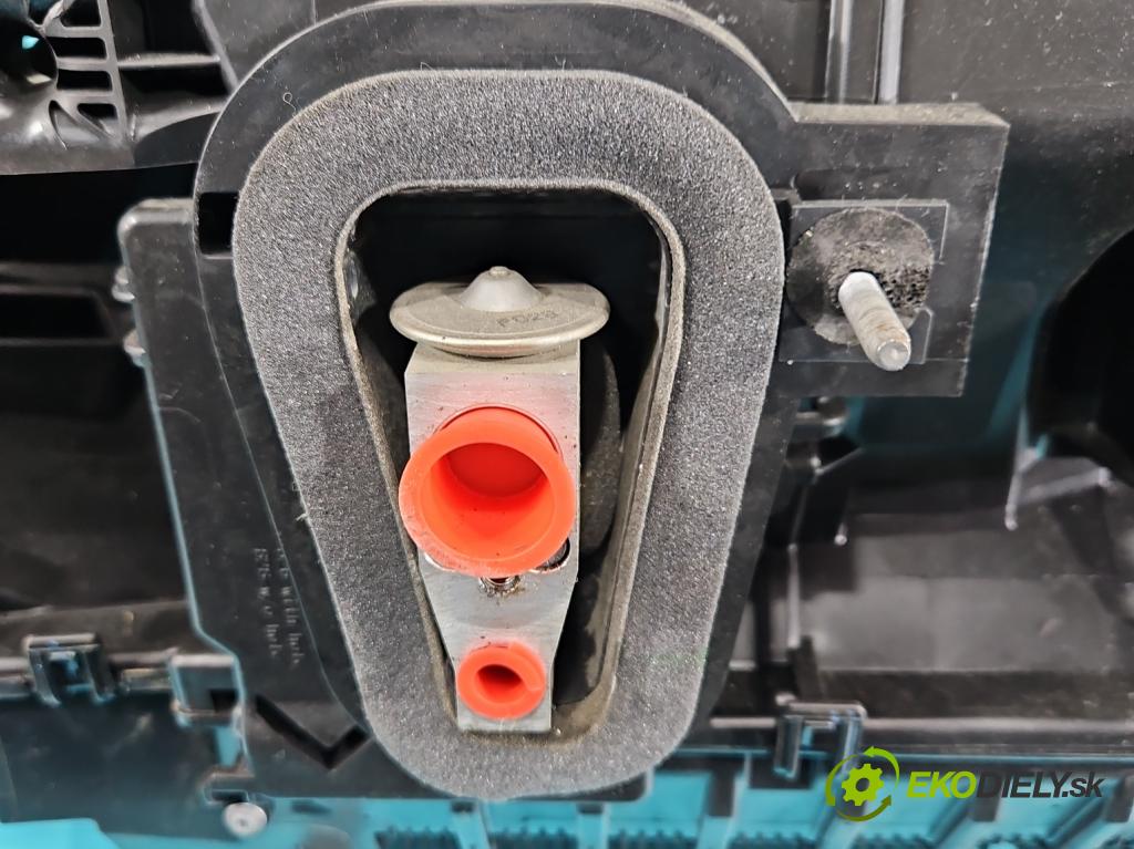 Suzuki Vitara II 2015- 1.6 16V 120 hp automatic 88 kW 1586 cm3 5- radiátor 74100-54PJ1 (Radiátory topení)