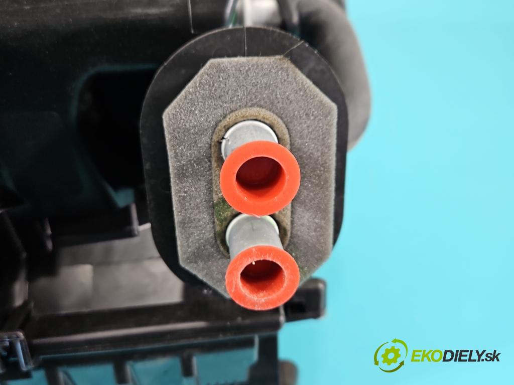 Suzuki Vitara II 2015- 1.6 16V 120 hp automatic 88 kW 1586 cm3 5- radiátor 74100-54PJ1 (Radiátory topení)