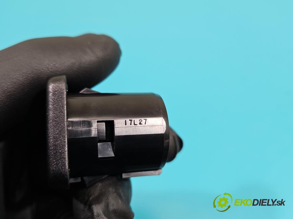 Suzuki Vitara II 2015- 1.6 16V 120 hp automatic 88 kW 1586 cm3 5- zásuvka USB GT17HN