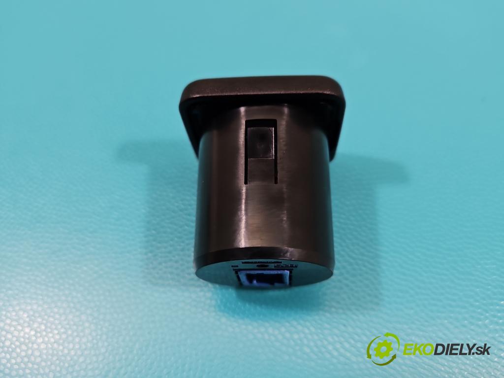 Suzuki Vitara II 2015- 1.6 16V 120 hp automatic 88 kW 1586 cm3 5- zásuvka USB GT17HN