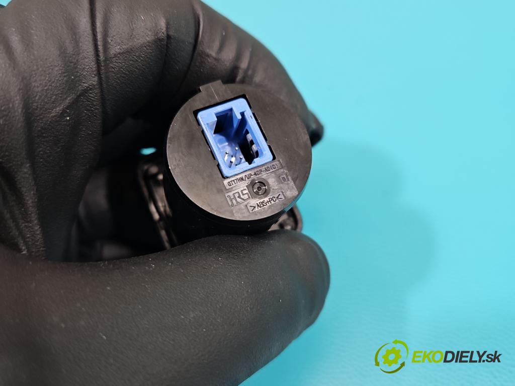 Suzuki Vitara II 2015- 1.6 16V 120 hp automatic 88 kW 1586 cm3 5- zásuvka USB GT17HN