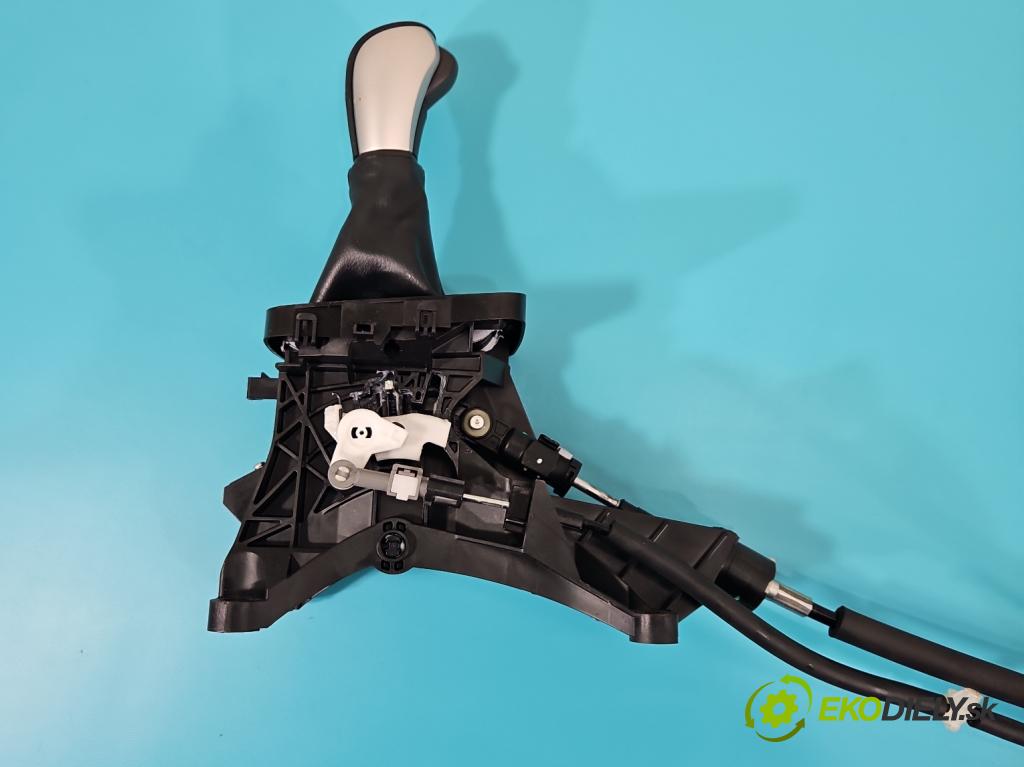 Suzuki Vitara II 2015- 1.6 16V 120 HP automatic 88 kW 1586 cm3 5- Páka: Změny: stupeň,rýchlosť (Rýchlostná páka (kulisa))