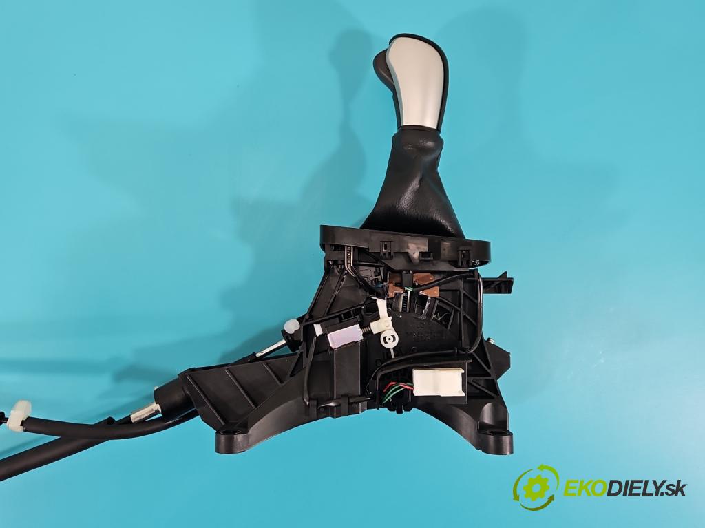 Suzuki Vitara II 2015- 1.6 16V 120 HP automatic 88 kW 1586 cm3 5- Páka: Změny: stupeň,rýchlosť (Rýchlostná páka (kulisa))