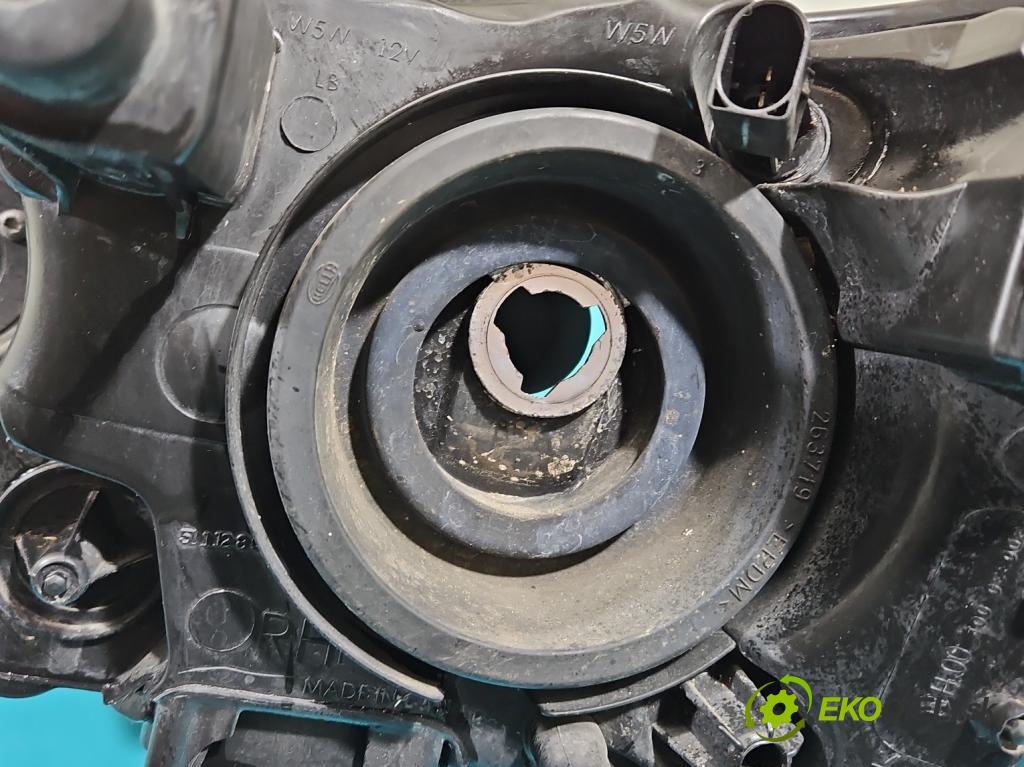 Dodge Caravan V 2007-2020 3.6 V6 automatic 211 kW 3605 cm3 5- Reflektor: pravý 05113336AG (Svetlo predné pravé)