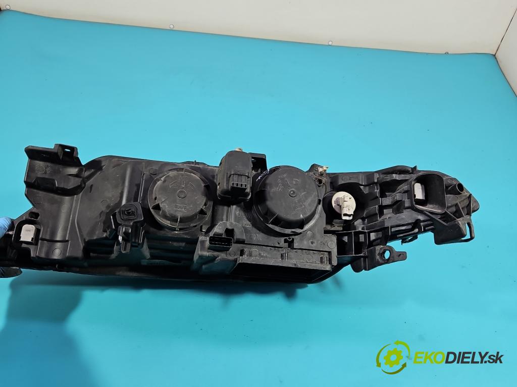 Renault Laguna II 2001-2007 1.8 16V 116 HP manual 85 kW 1783 cm3 5- Reflektor: pravý 8200002847 (Svetlo predné pravé)