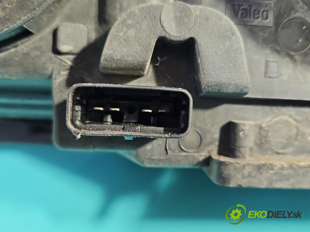 Renault Laguna II 2001-2007 1.8 16V 116 HP manual 85 kW 1783 cm3 5- Reflektor: pravý 8200002847 (Svetlo predné pravé)