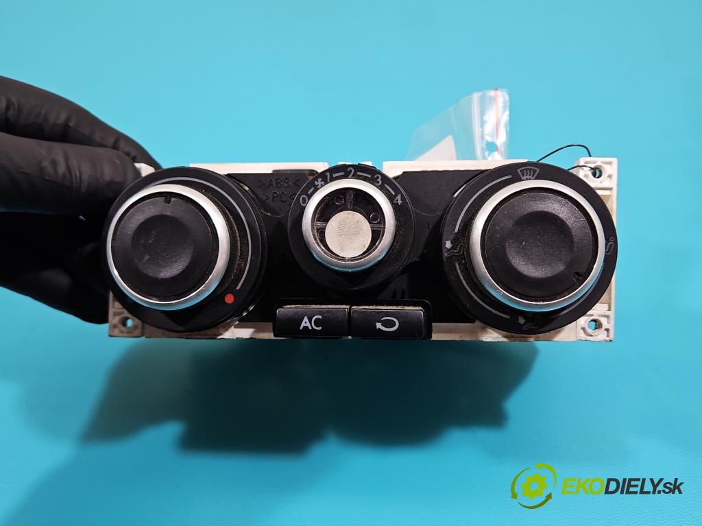 Vw Golf IV 1997-2003 1.6 SR 101 HP manual 74 kW 1595 cm3 3- panel kúrenia 1J0820045F