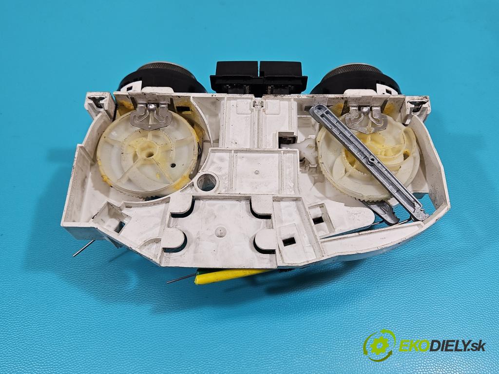Vw Golf IV 1997-2003 1.6 SR 101 HP manual 74 kW 1595 cm3 3- panel kúrenia 1J0820045F