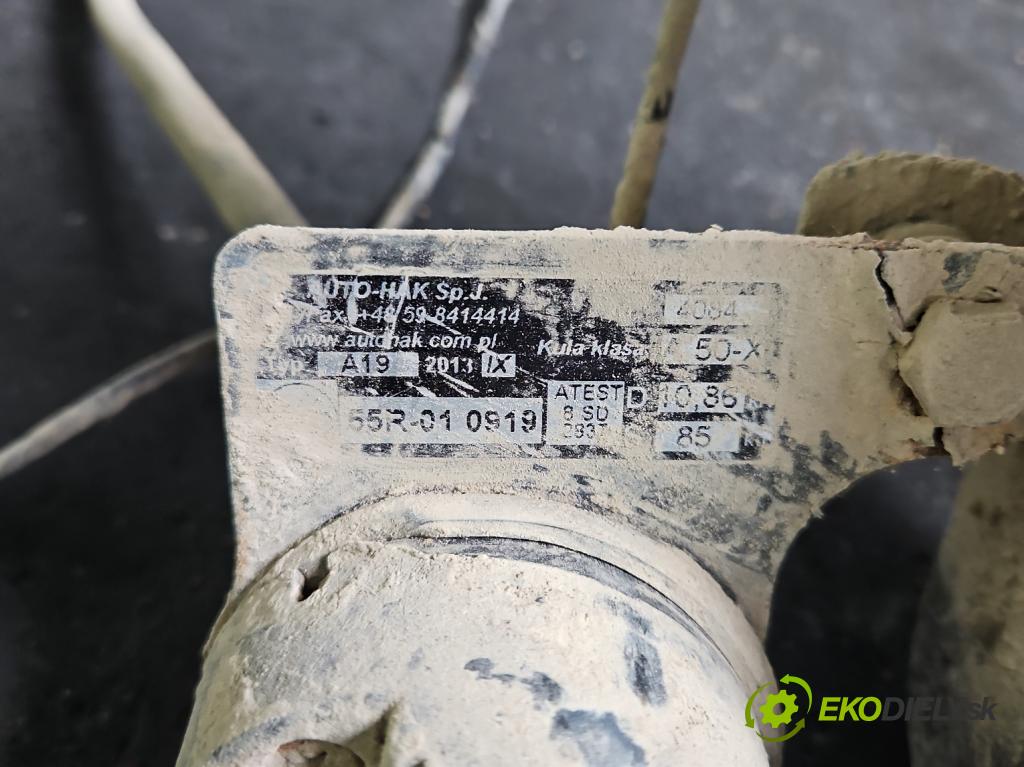 Audi A6 C5 1997-2004 2.4 V6 165 hp automatic 121 kW 2393 cm3 4- oko tažné  (Tažná zařízení)