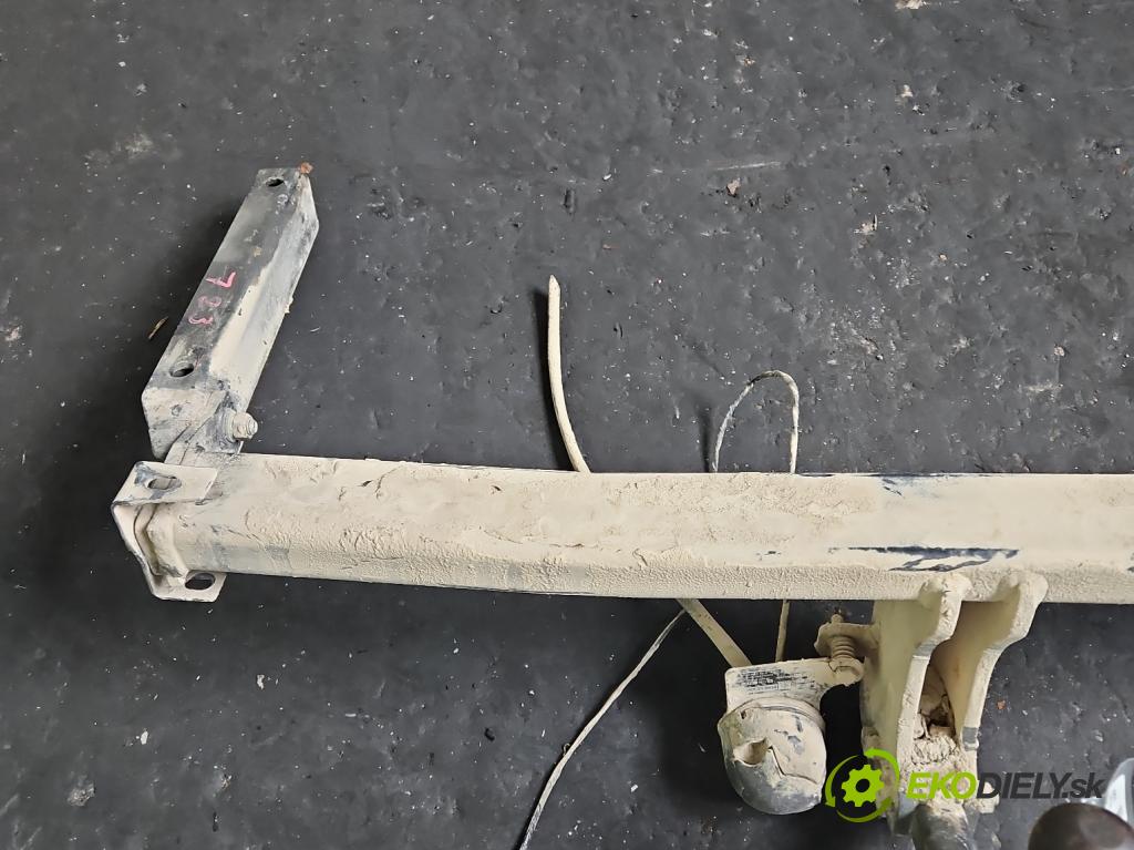 Audi A6 C5 1997-2004 2.4 V6 165 hp automatic 121 kW 2393 cm3 4- oko tažné  (Tažná zařízení)