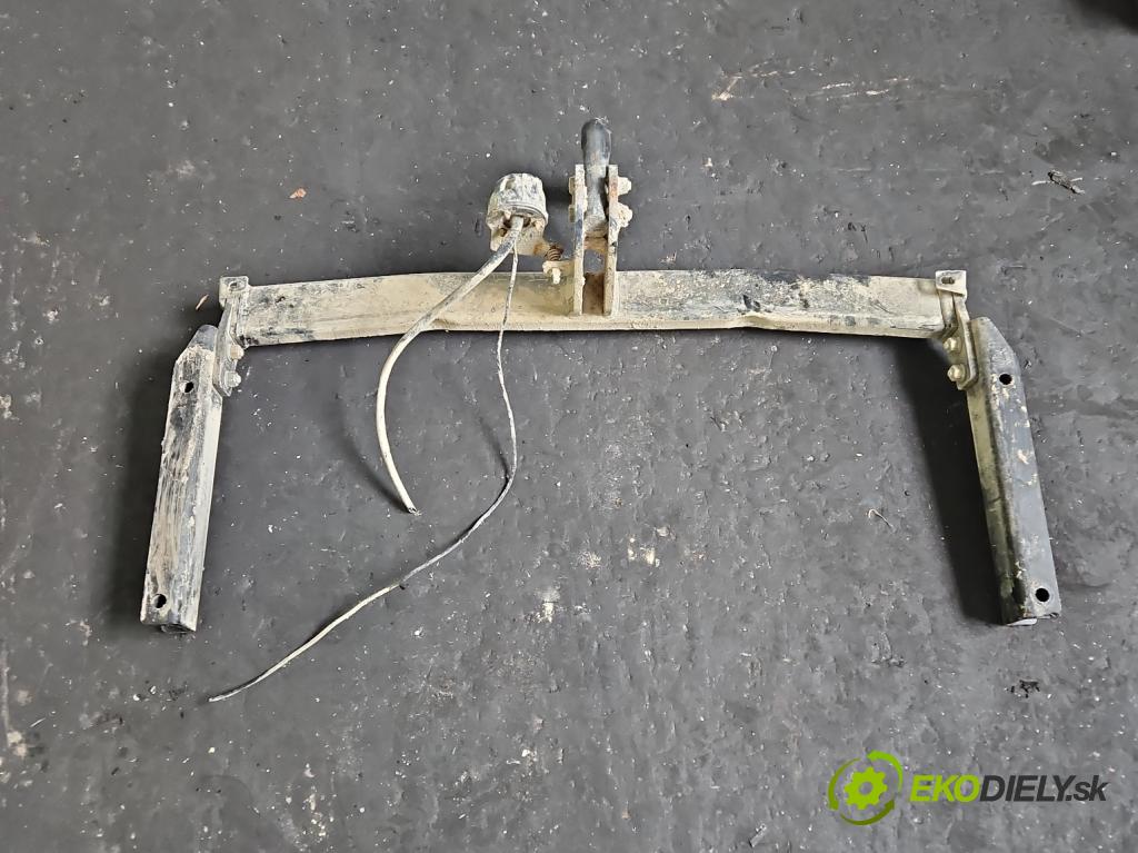 Audi A6 C5 1997-2004 2.4 V6 165 hp automatic 121 kW 2393 cm3 4- oko tažné  (Tažná zařízení)