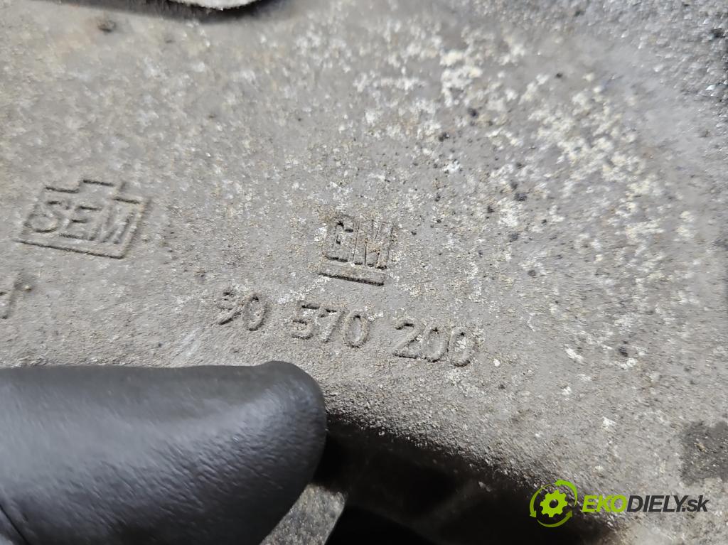 Opel Corsa B 1993-1999 1.0 12V 54 HP manual 40 kW 973 cm3 3- obal načasovanie 90570200 (Kryt motora)