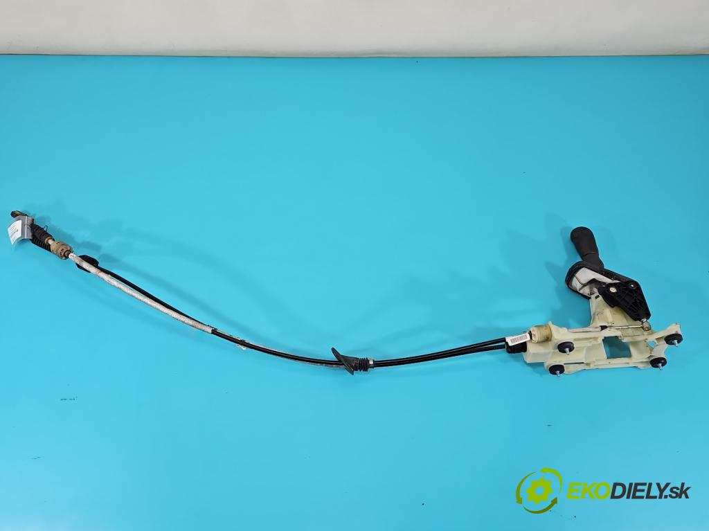 Volvo V50 2.4 20V 170 HP manual 125 kW 2435 cm3 5- Páka: Změny: stupeň,rýchlosť 8653912 (Rýchlostná páka (kulisa))