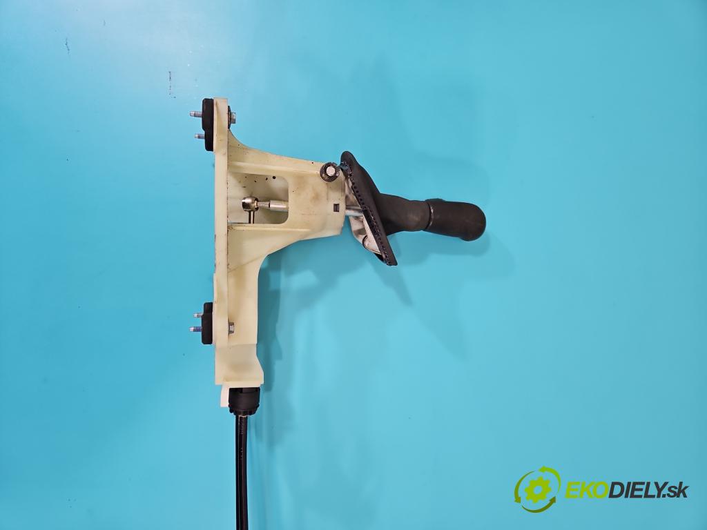 Volvo V50 2.4 20V 170 HP manual 125 kW 2435 cm3 5- Páka: Změny: stupeň,rýchlosť 8653912 (Rýchlostná páka (kulisa))