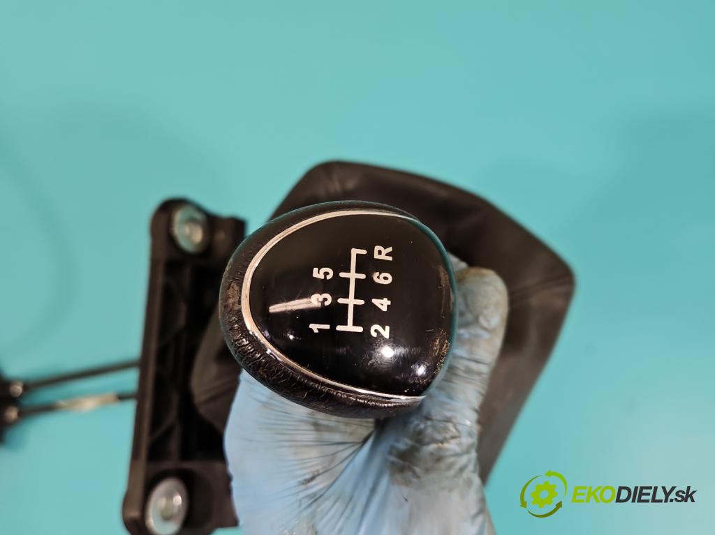 Ford S-max 2.5 T 20V 220KM manual 162 kW 2521 cm3 5- Páka: Změny: stupeň,rýchlosť 7G9R-7C453-NKA (Rýchlostná páka (kulisa))