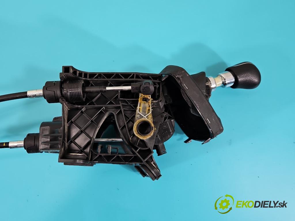 Ford S-max 2.5 T 20V 220KM manual 162 kW 2521 cm3 5- Páka: Změny: stupeň,rýchlosť 7G9R-7C453-NKA (Rýchlostná páka (kulisa))