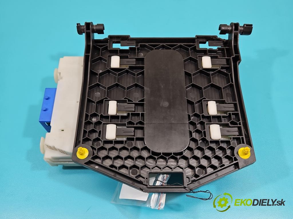 Ford S-max 2.5 20V 220KM manual 162 kW 2521 cm3 5- skříňka pojistková 7G9T-14A073-DC (Pojistkové skříňky)