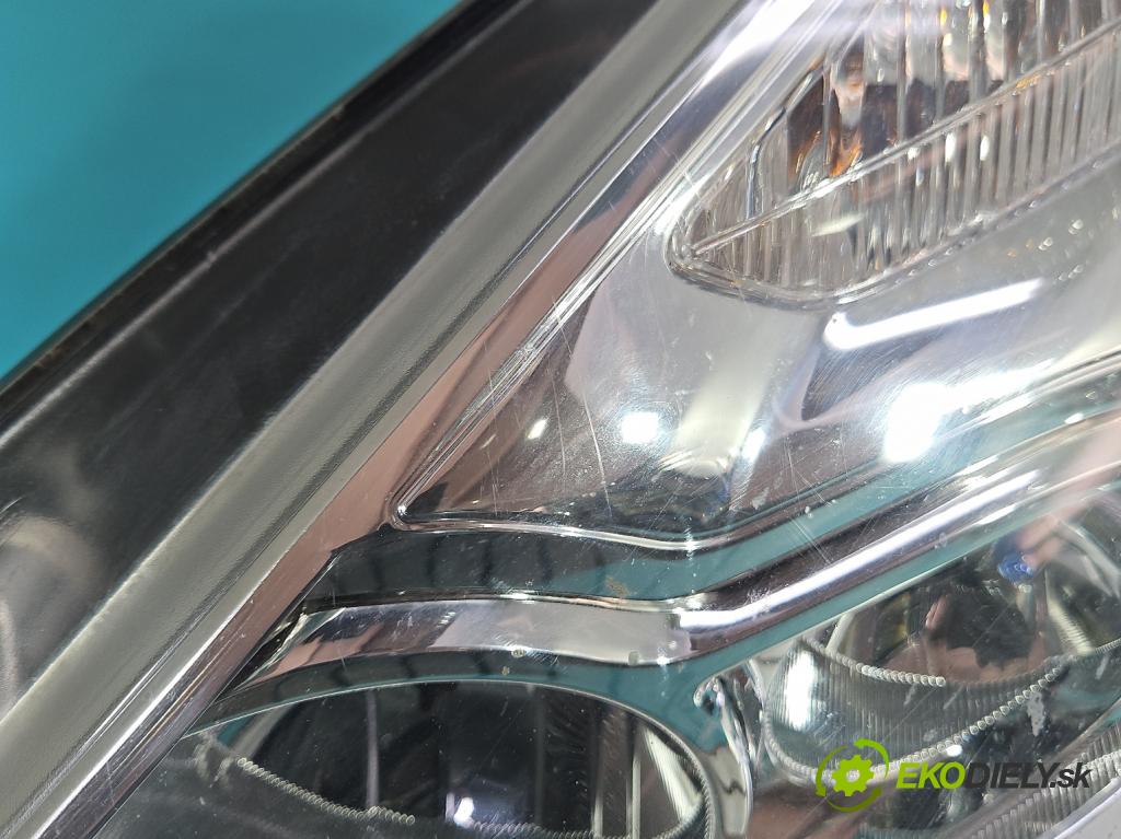 Ford S-max 2.5 T 20V 220KM manual 162 kW 2521 cm3 5- Reflektor: ľavý 6M21-13W030-AL (Kľučka dverí ostatné)