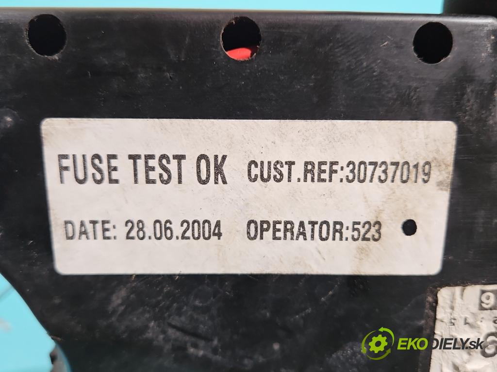 Volvo V50 2.4 20V 170 hp manual 125 kW 2435 cm3 5- skříňka pojistková 30737019 (Pojistkové skříňky)