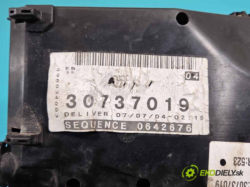 Volvo V50 2.4 20V 170 hp manual 125 kW 2435 cm3 5- skříňka pojistková 30737019 (Pojistkové skříňky)