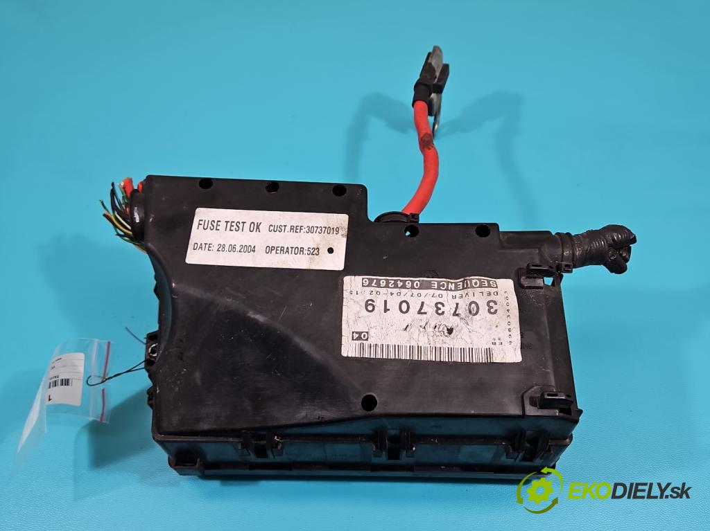 Volvo V50 2.4 20V 170 hp manual 125 kW 2435 cm3 5- skříňka pojistková 30737019 (Pojistkové skříňky)