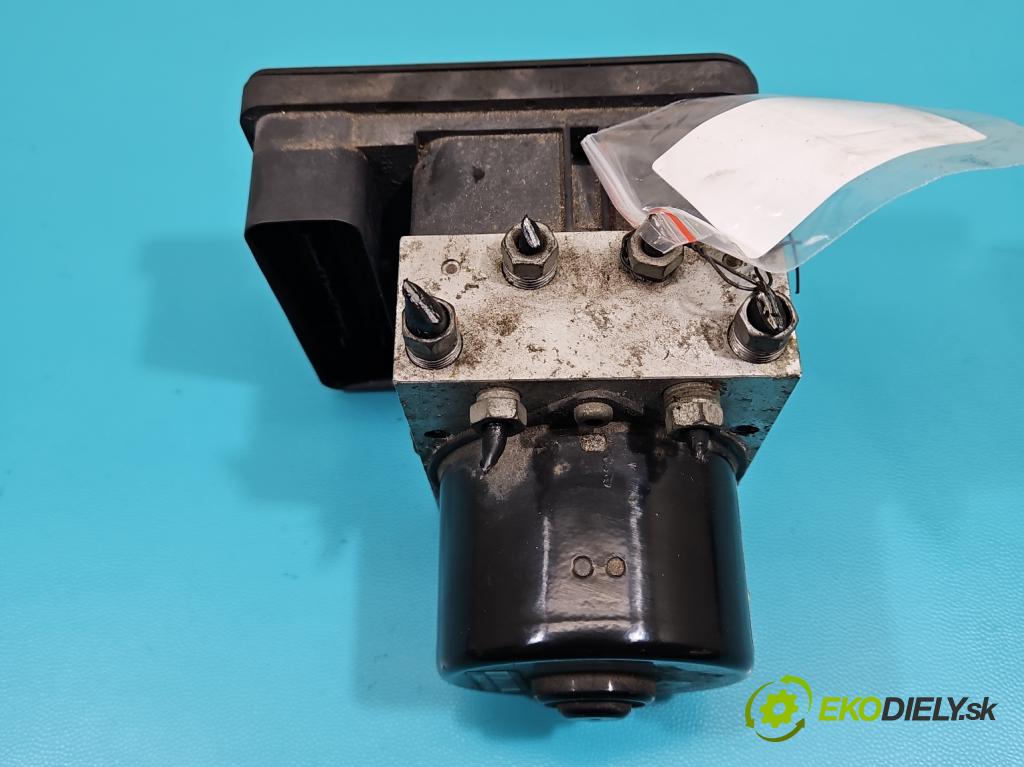 Volvo V50 2.4 20V 170 HP manual 125 kW 2435 cm3 5- čerpadlo abs 4N51-2C405-AD (Pumpa ABS)