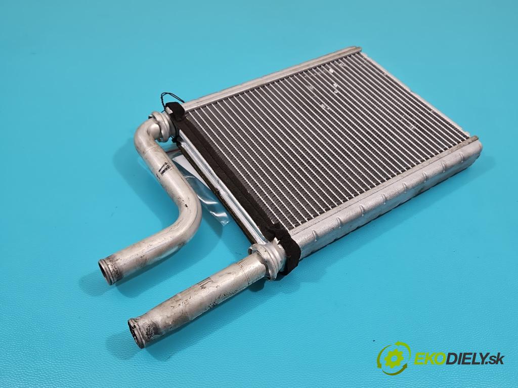 Toyota Land Cruiser J200 2007- 4.5 V8 D4D 286 HP automatic 210 kW 4461 cm3 5- radiator  (Radiátor kúrenia)
