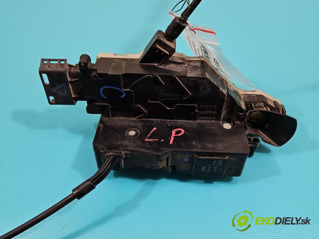 Peugeot 207 1.6 hdi 90 hp manual 66,2 kW 1560 cm3 5- zámek přední levý