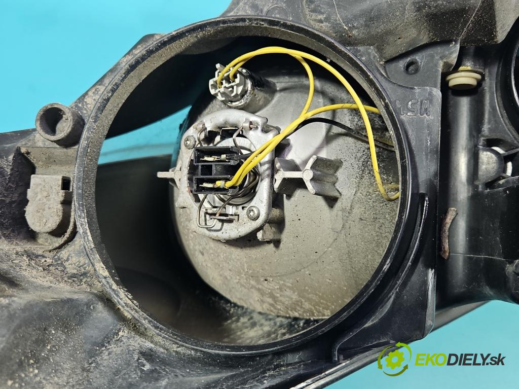 Peugeot 207 1.6 hdi 90 HP manual 66,2 kW 1560 cm3 5- Reflektor: pravý 9649986180 (Svetlo predné pravé)