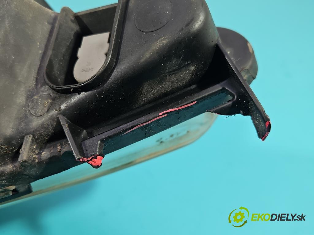 Peugeot 207 1.6 hdi 90 HP manual 66,2 kW 1560 cm3 5- Reflektor: pravý 9649986180 (Svetlo predné pravé)