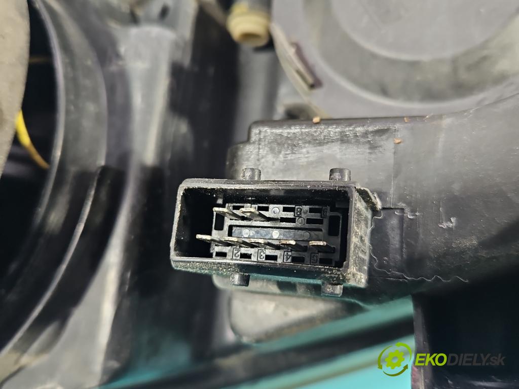 Peugeot 207 1.6 hdi 90 HP manual 66,2 kW 1560 cm3 5- Reflektor: pravý 9649986180 (Svetlo predné pravé)