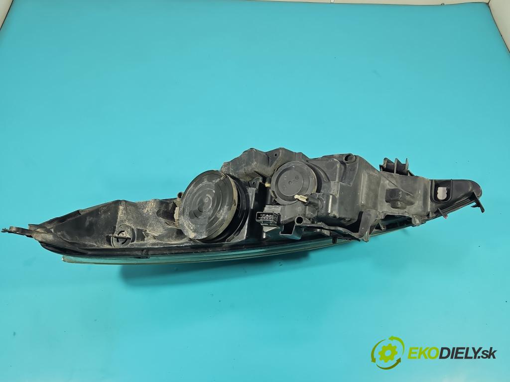 Peugeot 207 1.6 hdi 90 HP manual 66,2 kW 1560 cm3 5- Reflektor: pravý 9649986180 (Svetlo predné pravé)