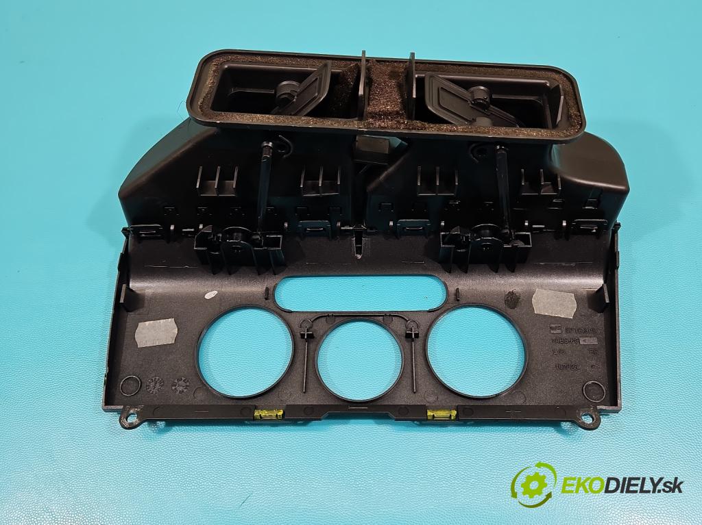 Seat Altea 1.9 tdi 105 HP manual 77 kW 1896 cm3 5- Mřížka: kúrenia stredová 5P1819110F (Mriežka kúrenia (fukár))