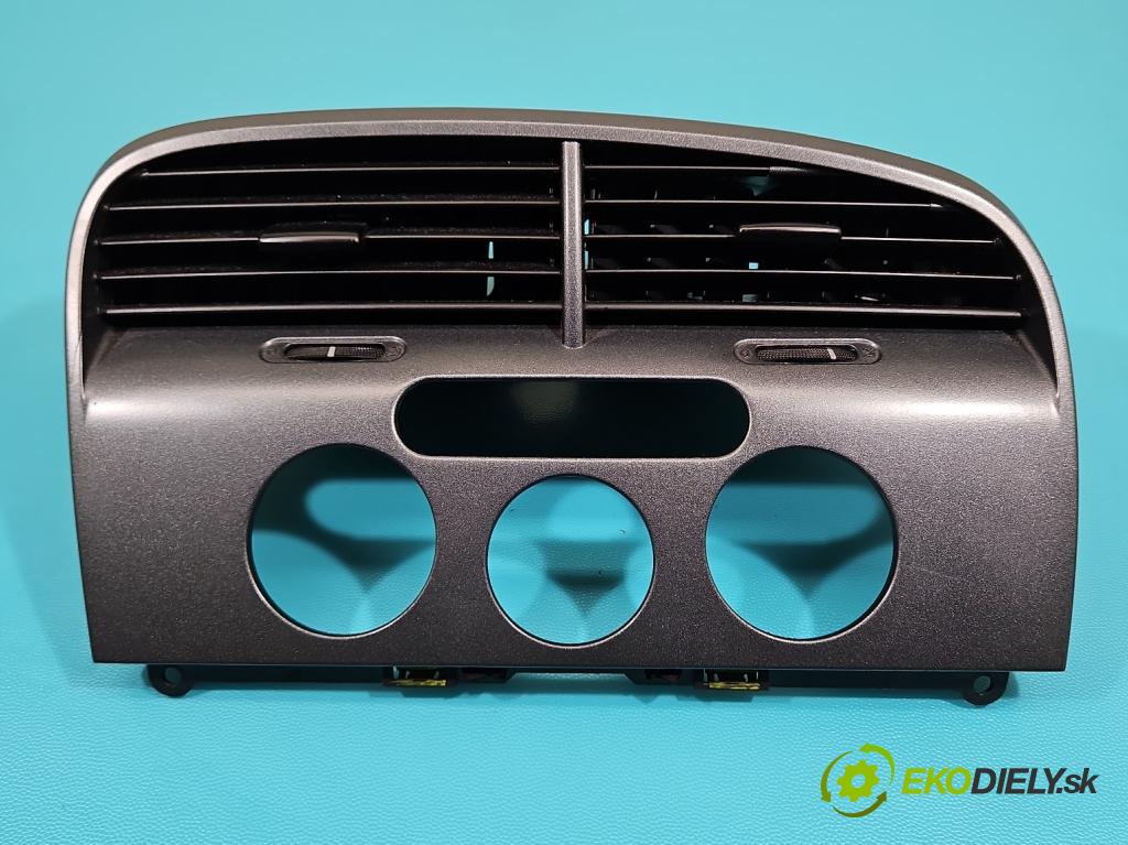 Seat Altea 1.9 tdi 105 HP manual 77 kW 1896 cm3 5- Mřížka: kúrenia stredová 5P1819110F (Mriežka kúrenia (fukár))