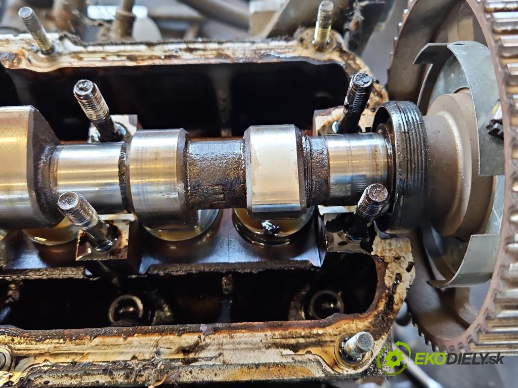 Vw New Beetle 1998-2010 2.0 8V 116 HP manual 85 kW 1984 cm3 3- Hlava: motora 06A103373J