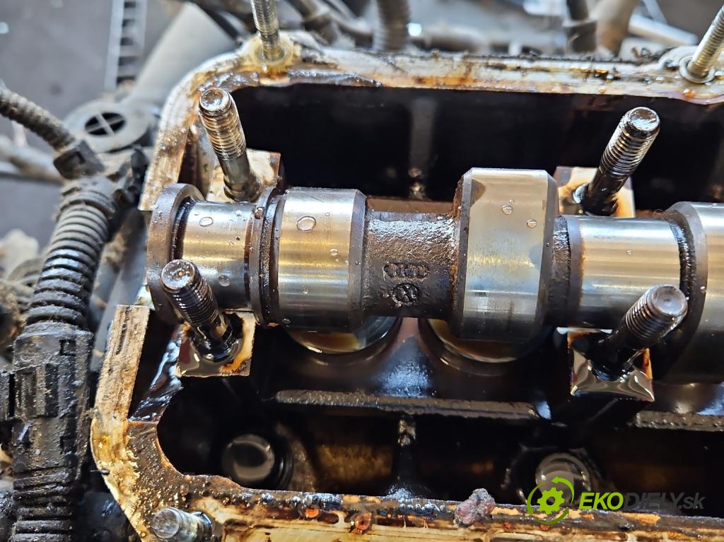 Vw New Beetle 1998-2010 2.0 8V 116 HP manual 85 kW 1984 cm3 3- Hlava: motora 06A103373J